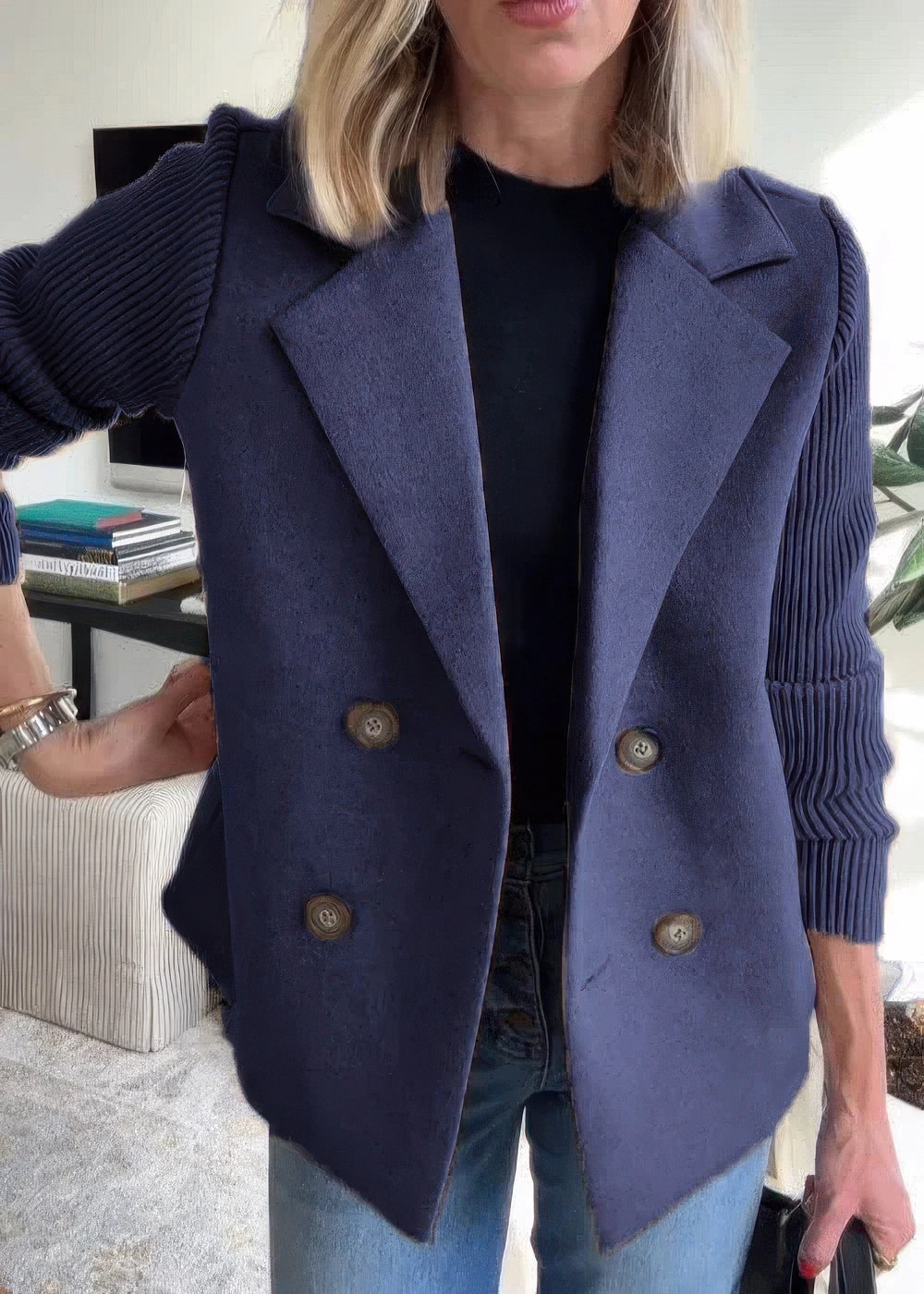 ANNE™ | Tijdloze Elegantie in een Mantel