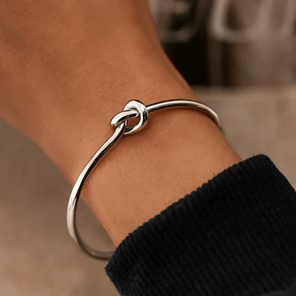 Gouden Armband met Knoopdetail